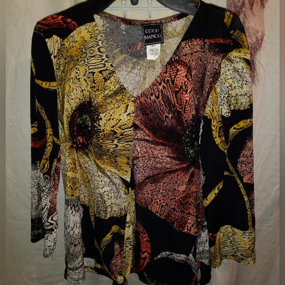 CoCo Bianco multi color graphic design pattern small long sleeve Blouse - Picture 3 of 9